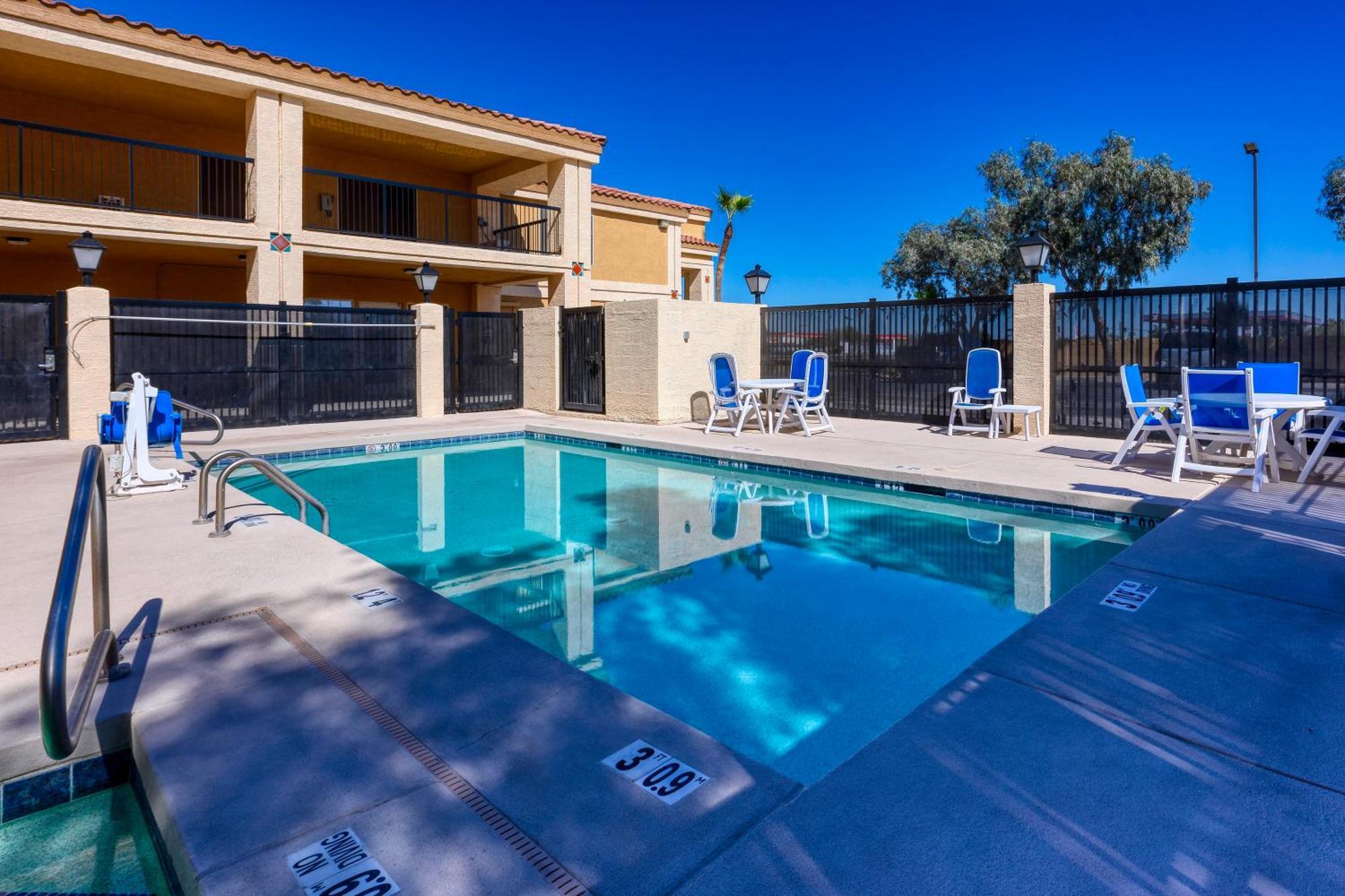 Baymont By Wyndham Casa Grande Hotel Екстериор снимка