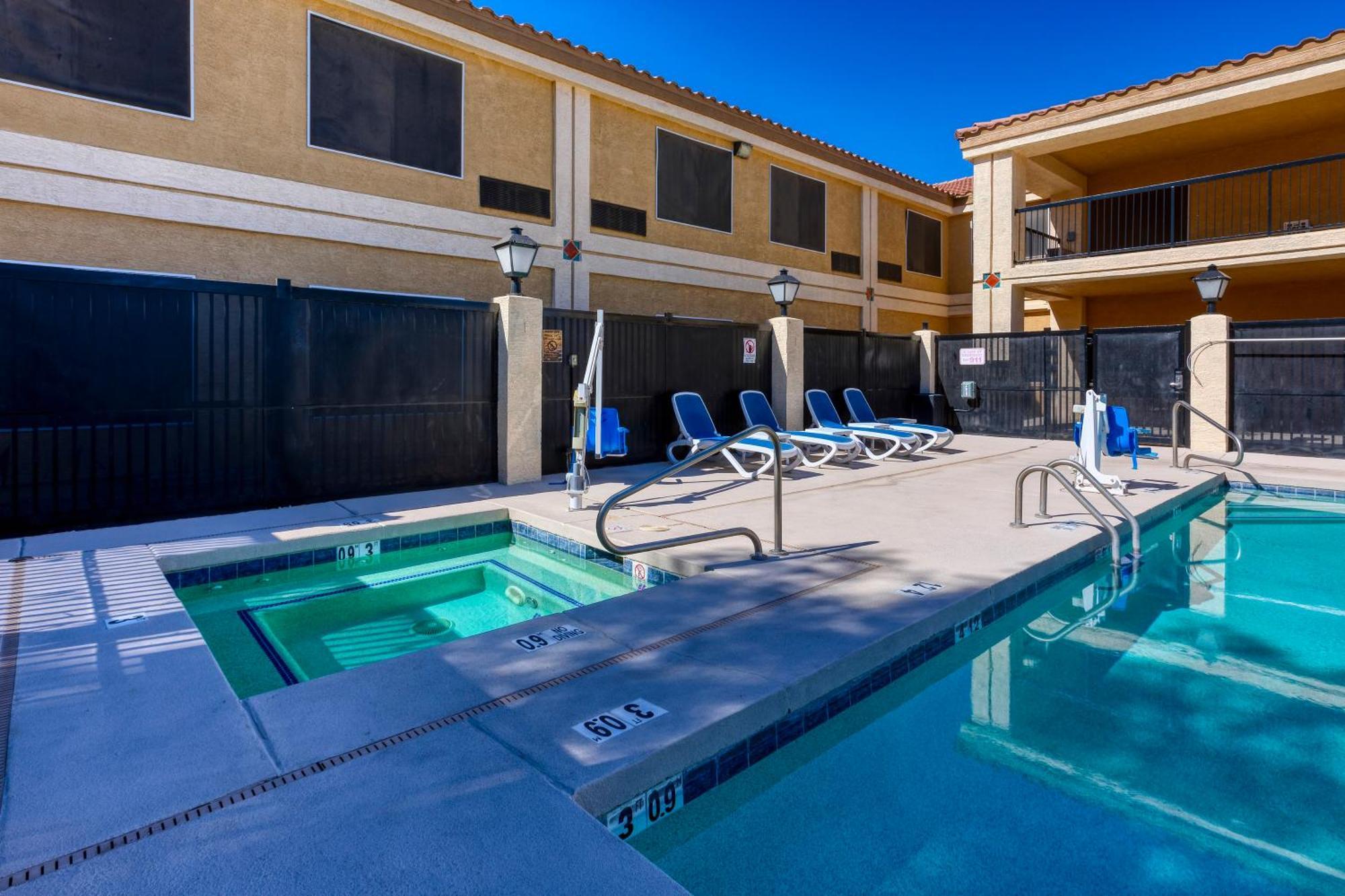 Baymont By Wyndham Casa Grande Hotel Екстериор снимка