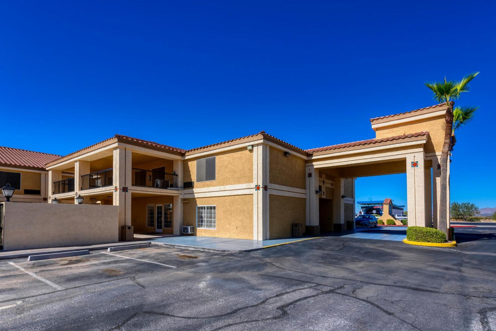 Baymont By Wyndham Casa Grande Hotel Екстериор снимка