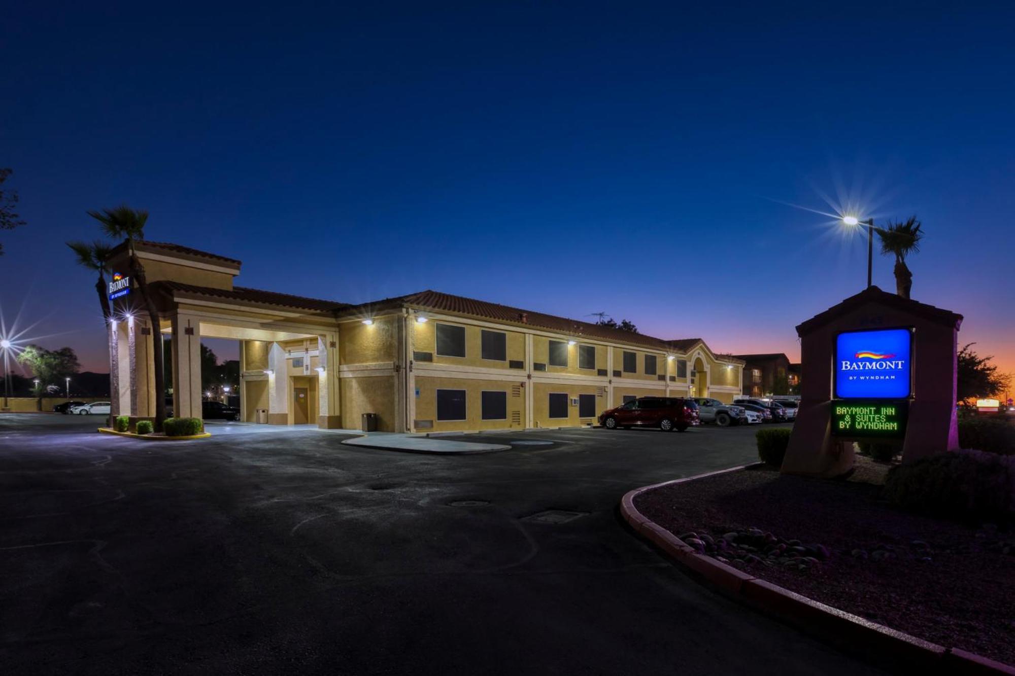 Baymont By Wyndham Casa Grande Hotel Екстериор снимка